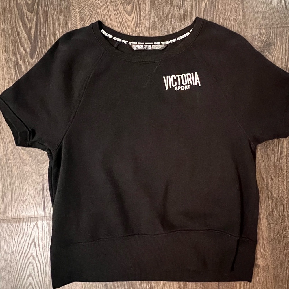 Victoria’s Secret. Victoria Sport. Black Short Sleeve Crew Sweatshirt.